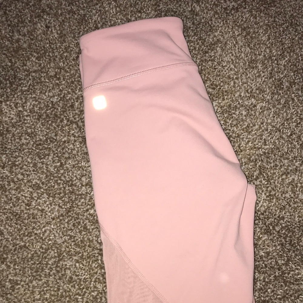 SUPER CUTE CROPPED FABLETICS LEGGINGS
